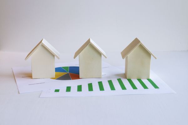 Comment les événements mondiaux influencent-ils le marché immobilier local ?