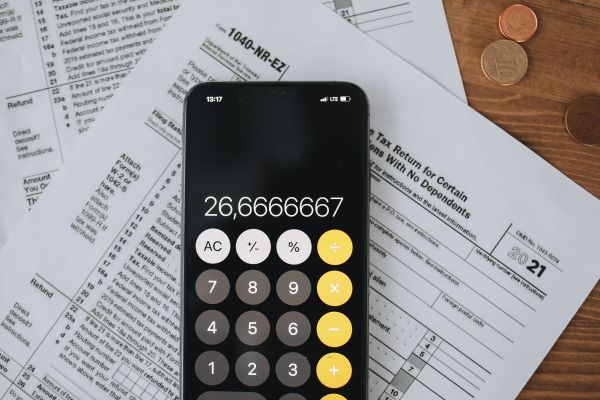 Tout savoir sur l'impôt sur les sociétés : fonctionnement détaillé dévoilé !